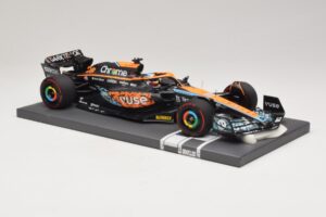 McLaren MCL36 O. Piastri Abu Dhabi Test 2022 Minichamps 1:18 537221828 Smola – slika 4 od 7