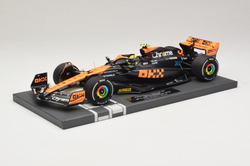 McLaren MCL60 #4 L. Norris 2nd Place Japanese GP 2023 Minichamps 1:18 537233504 Smola
