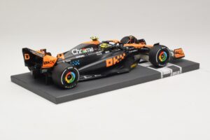 McLaren MCL60 #4 L. Norris 2nd Place Japanese GP 2023 Minichamps 1:18 537233504 Smola – slika 2 od 7