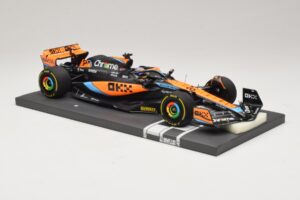 McLaren MCL60 #81 O. Piastri Hungarian GP 2023 Minichamps 1:18 537233081 Smola – slika 4 od 7