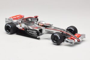 McLaren MP4/21 #3 K. Raikkonen 2006 Minichamps 1:18 530061803 Smola – slika 4 od 7