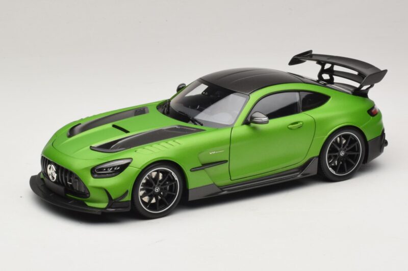 Mercedes AMG GT Black Series C190 Matt Green Metallic Minichamps 1:18 110032022 Kovina