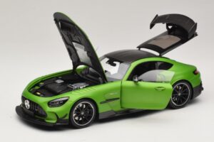 Mercedes AMG GT Black Series C190 Matt Green Metallic Minichamps 1:18 110032022 Kovina – slika 2 od 8