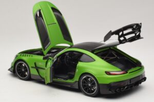 Mercedes AMG GT Black Series C190 Matt Green Metallic Minichamps 1:18 110032022 Kovina – slika 5 od 8
