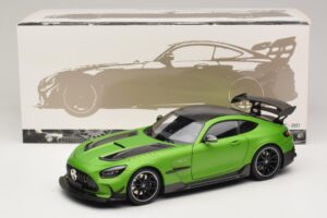 Mercedes AMG GT Black Series C190 Matt Green Metallic Minichamps 1:18 110032022 Kovina – slika 8 od 8