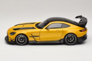 Mercedes AMG GT Black Series C190 Solarbeam Yellow Metallic Minichamps 1:18 110032021 Kovina – slika 4 od 8