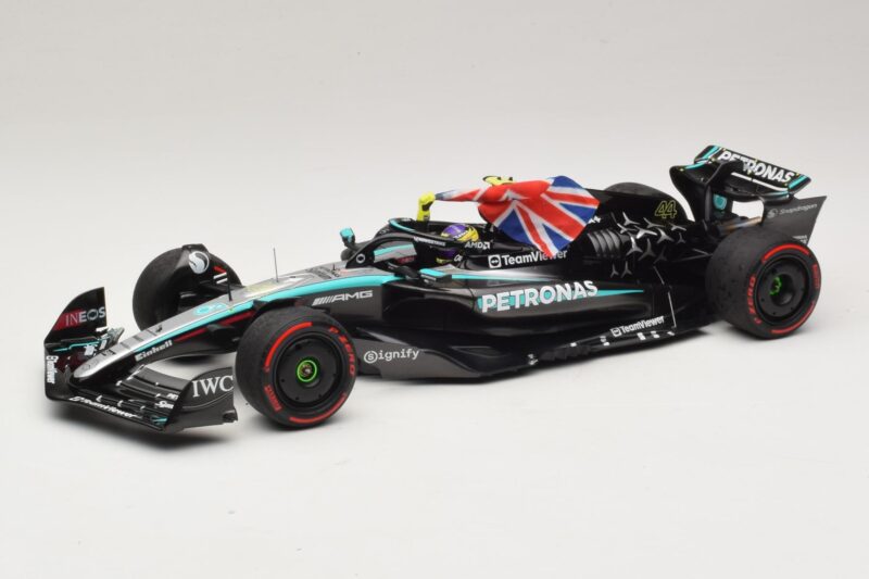 Mercedes AMG Petronas W15 E Performance L. Hamilton Winner British GP 2024 Minichamps 1:18 110241244 Smola