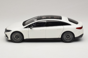 Mercedes EQS V297 Manufaktur Opalite White NZG 1:18 B66961049 Kovina – slika 4 od 8