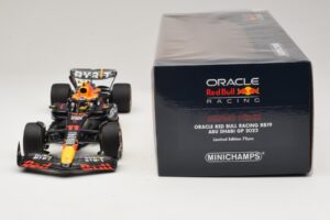 Oracle Red Bull Racing RB19 S. Perez Abu Dhabi GP 2023 Minichamps 1:18 110232311 Smola – slika 6 od 7