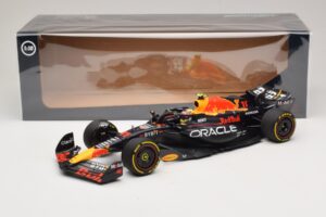 Oracle Red Bull Racing RB19 S. Perez Abu Dhabi GP 2023 Minichamps 1:18 110232311 Smola – slika 7 od 7