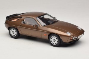 Porsche 928 S Tobacco Metallic GT Spirit 1:18 GT1005 Smola – slika 4 od 6