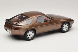 Porsche 928 S Tobacco Metallic GT Spirit 1:18 GT1005 Smola – slika 2 od 6