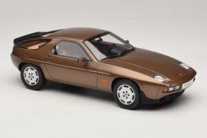 Porsche 928 S Tobacco Metallic GT Spirit 1:18 GT1005 Smola – slika 4 od 6