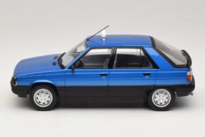 Renault 11 GTL Taxi James Bond MCG 1:18 MCG18833 Kovina – slika 3 od 6