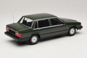 Volvo 740 GL Temno Zelen Minichamps 1:18 155171702 Kovina – slika 2 od 6