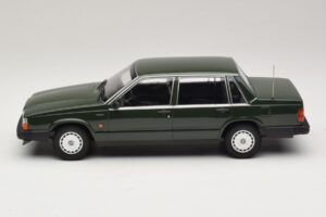 Volvo 740 GL Temno Zelen Minichamps 1:18 155171702 Kovina – slika 3 od 6