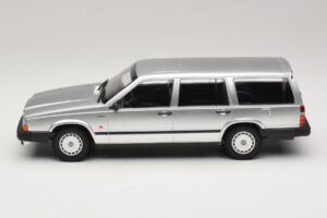 Volvo 740 GL Karavan Srebrn Minichamps 1:18 155171770 Kovina – slika 3 od 6