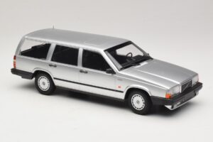 Volvo 740 GL Karavan Srebrn Minichamps 1:18 155171770 Kovina – slika 4 od 6