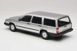 Volvo 740 GL Karavan Srebrn Minichamps 1:18 155171770 Kovina – slika 5 od 6