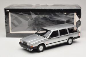 Volvo 740 GL Karavan Srebrn Minichamps 1:18 155171770 Kovina – slika 6 od 6