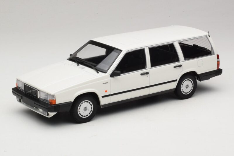 Volvo 740 GL Karavan Bel Minichamps 1:18 155171772 Kovina