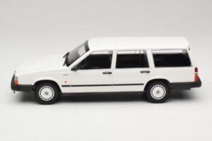 Volvo 740 GL Karavan Bel Minichamps 1:18 155171772 Kovina – slika 3 od 6