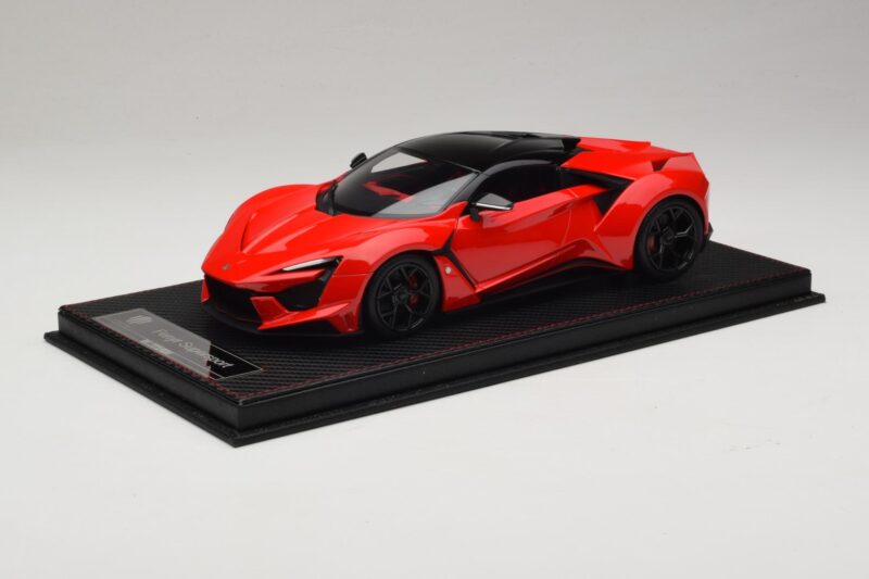 W Motors Fenyr Supersport Rdeč SophiArt 1:18 SA003-06 Smola