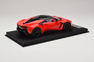 W Motors Fenyr Supersport Rdeč SophiArt 1:18 SA003-06 Smola – slika 2 od 6