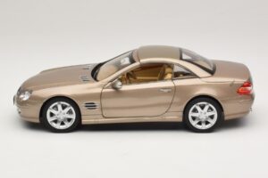Mercedes SL500 R230 Travertine Beige Norev 1:18 183843 Kovina – slika 4 od 9