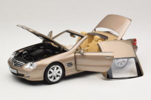 Mercedes SL500 R230 Travertine Beige Norev 1:18 183843 Kovina – slika 2 od 9