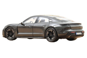 Porsche Taycan Turbo S Slate Grey Neo Norev 1:18 187654 Kovina – slika 3 od 5