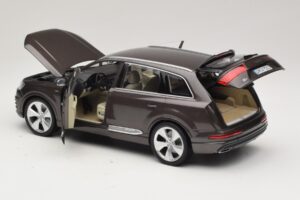 Audi Q7 4M Argus Brown Minichamps 1:18 5011407615 Kovina – slika 5 od 8