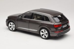 Audi Q7 4M Argus Brown Minichamps 1:18 5011407615 Kovina – slika 7 od 8