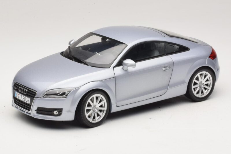 Audi TT 8N Silverblue Metallic Minichamps 1:18 100015020 Kovina
