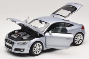 Audi TT 8N Silverblue Metallic Minichamps 1:18 100015020 Kovina – slika 2 od 8