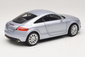 Audi TT 8N Silverblue Metallic Minichamps 1:18 100015020 Kovina – slika 3 od 8