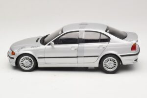 BMW 3-Series E46 6-Cylinder Srebrn UT Models 1:18 20512 Kovina – slika 3 od 6