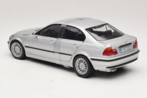 BMW 3-Series E46 6-Cylinder Srebrn UT Models 1:18 20512 Kovina – slika 5 od 6