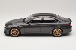 BMW M5 CS F90 Brands Hatch Grey Metallic GT Spirit 1:18 GT993 Smola – slika 3 od 6