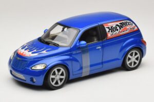 Chrysler PT Cruiser Dostava Moder Hot Wheels 1:18 29616 Kovina