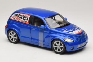 Chrysler PT Cruiser Dostava Moder Hot Wheels 1:18 29616 Kovina – slika 5 od 7