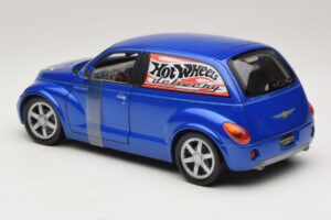 Chrysler PT Cruiser Dostava Moder Hot Wheels 1:18 29616 Kovina – slika 6 od 7