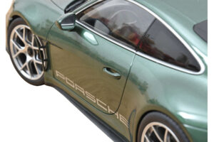 Porsche 911 992 S/T Malachite Green Metallic Norev 1:12 127552 Kovina – slika 4 od 4