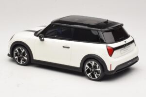 Mini Cooper S F66 Nanuq White Metallic Otto 1:18 OT1245 Smola – slika 5 od 6