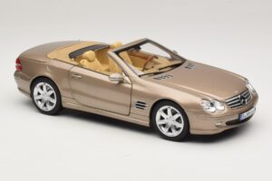 Mercedes SL500 R230 Travertine Beige Norev 1:18 183843 Kovina – slika 7 od 9