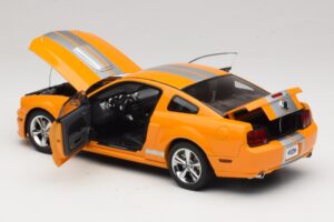 Ford Mustang GT S197 Grabber Orange Metallic AUTOart 1:18 73117-A1 Kovina – slika 5 od 8