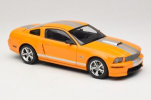 Ford Mustang GT S197 Grabber Orange Metallic AUTOart 1:18 73117-A1 Kovina – slika 6 od 8