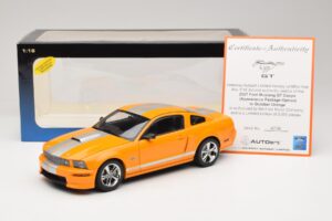 Ford Mustang GT S197 Grabber Orange Metallic AUTOart 1:18 73117-A1 Kovina – slika 8 od 8