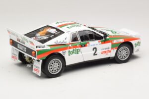 Lancia 037 #2 A. Bettega / M. Perissinot Rally San Marino 1984 Kyosho 1:18 08306F Kovina – slika 3 od 8