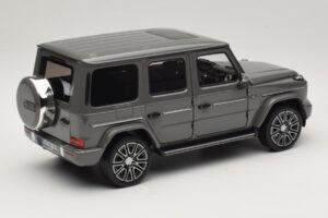 Mercedes G-Class W465 Classic Grey Norev 1:18 183035 Kovina – slika 2 od 6